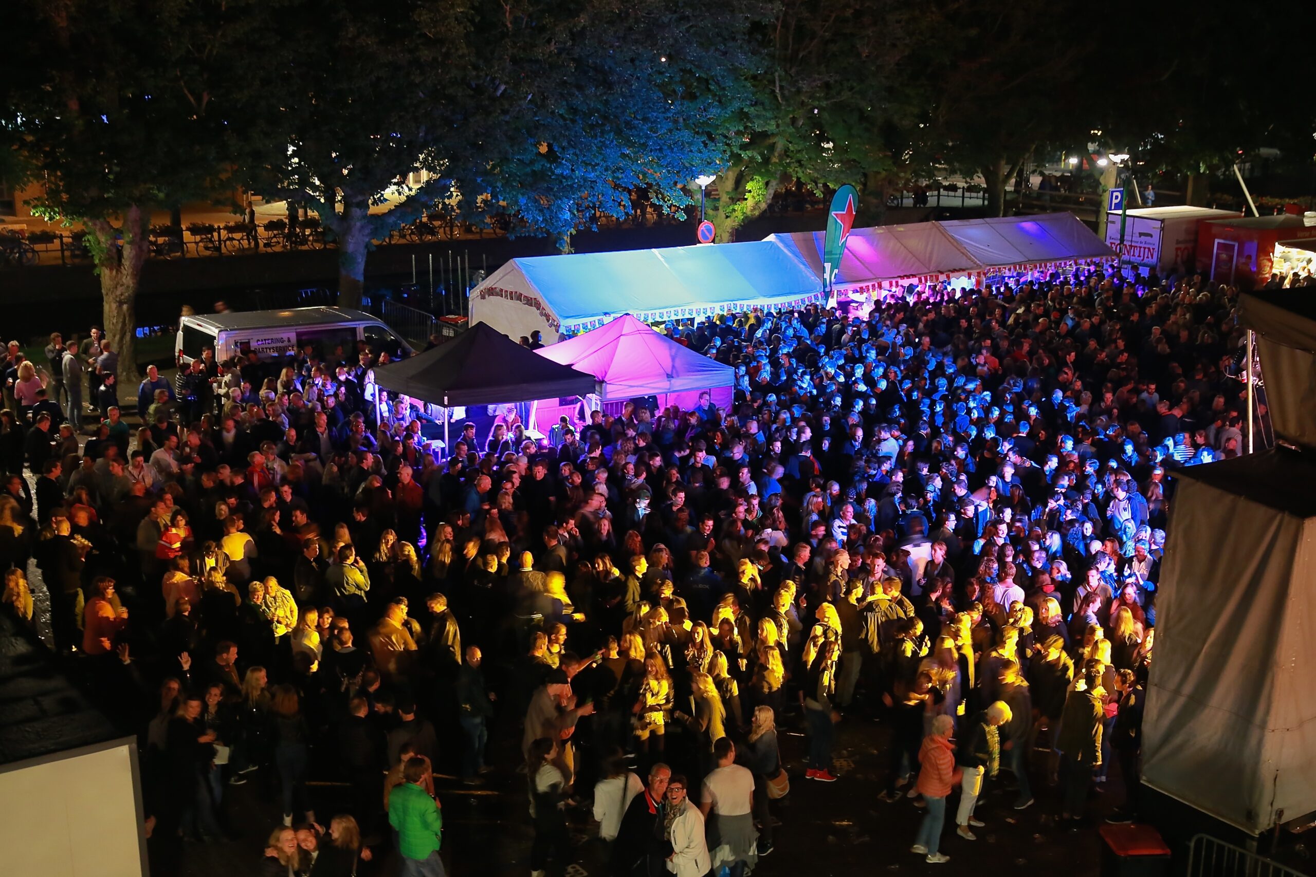 Gezellige bandjesavond op Raadhuisplein