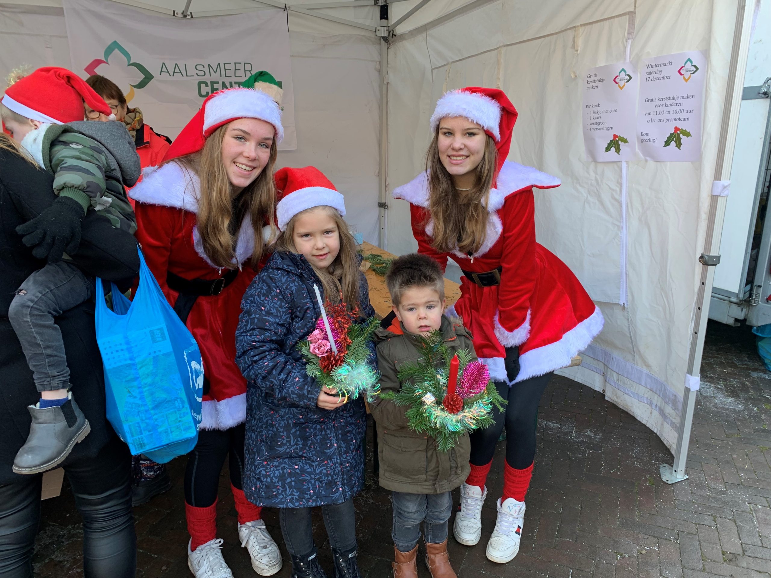 Kerststukjes maken en kleurwedstrijd